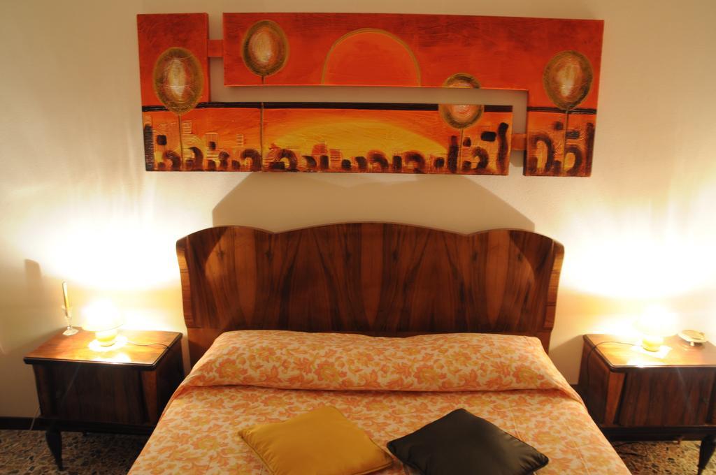 Casa Tarragona Bed and Breakfast Alghero Rum bild